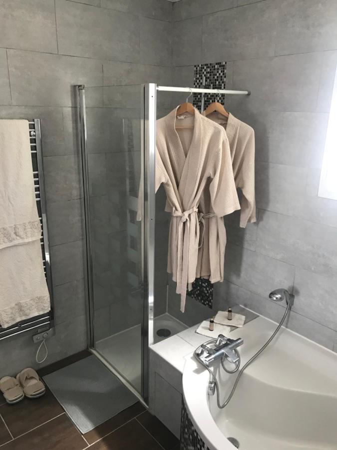 Saint-Avertin Maison Chaleureuse A Partager En Famille Ou Amis Villa Bagian luar foto