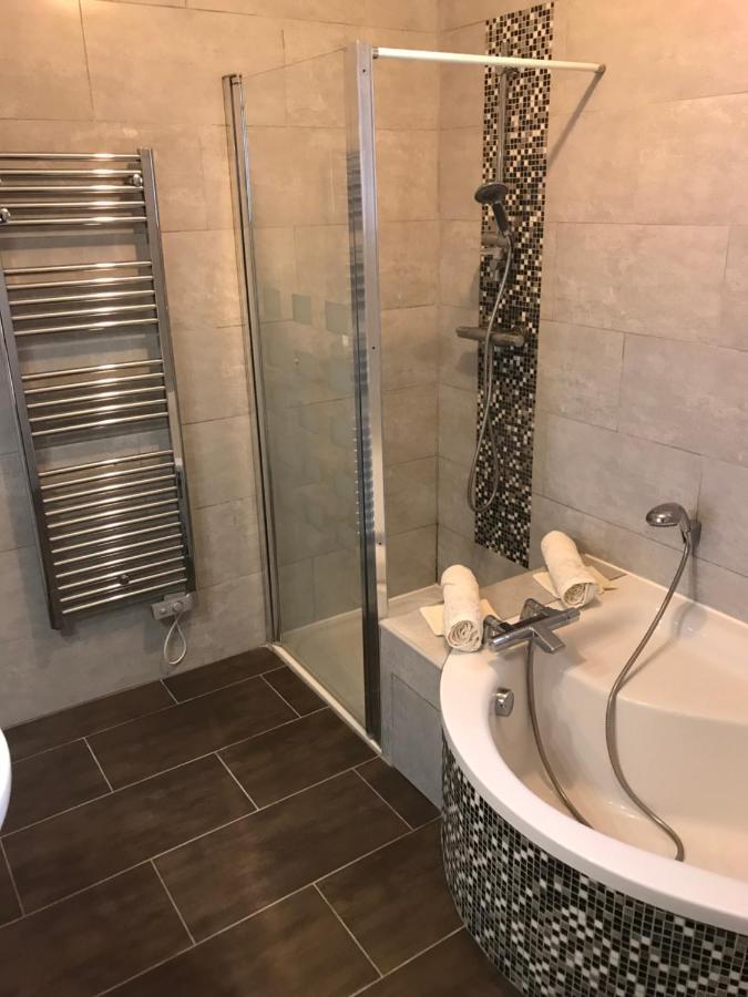 Saint-Avertin Maison Chaleureuse A Partager En Famille Ou Amis Villa Bagian luar foto